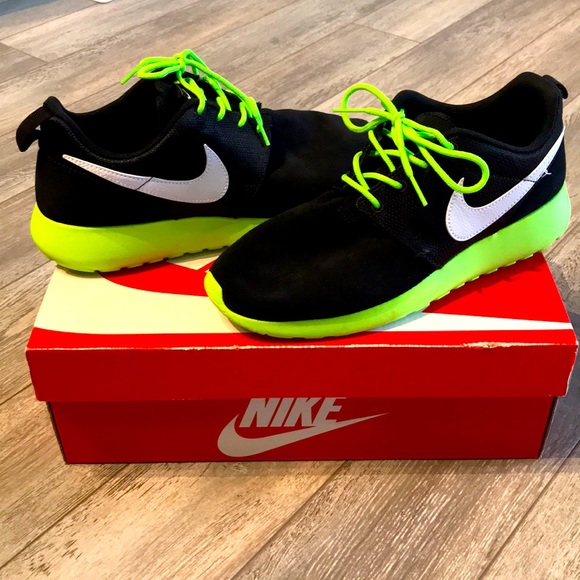 Nike Roshe Run - Picture 3 of 10